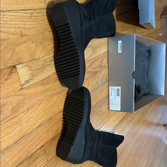 NWT La CANADIENNE Gaby Black Suede Waterproof Wedge Boots - Picture 4 of 5